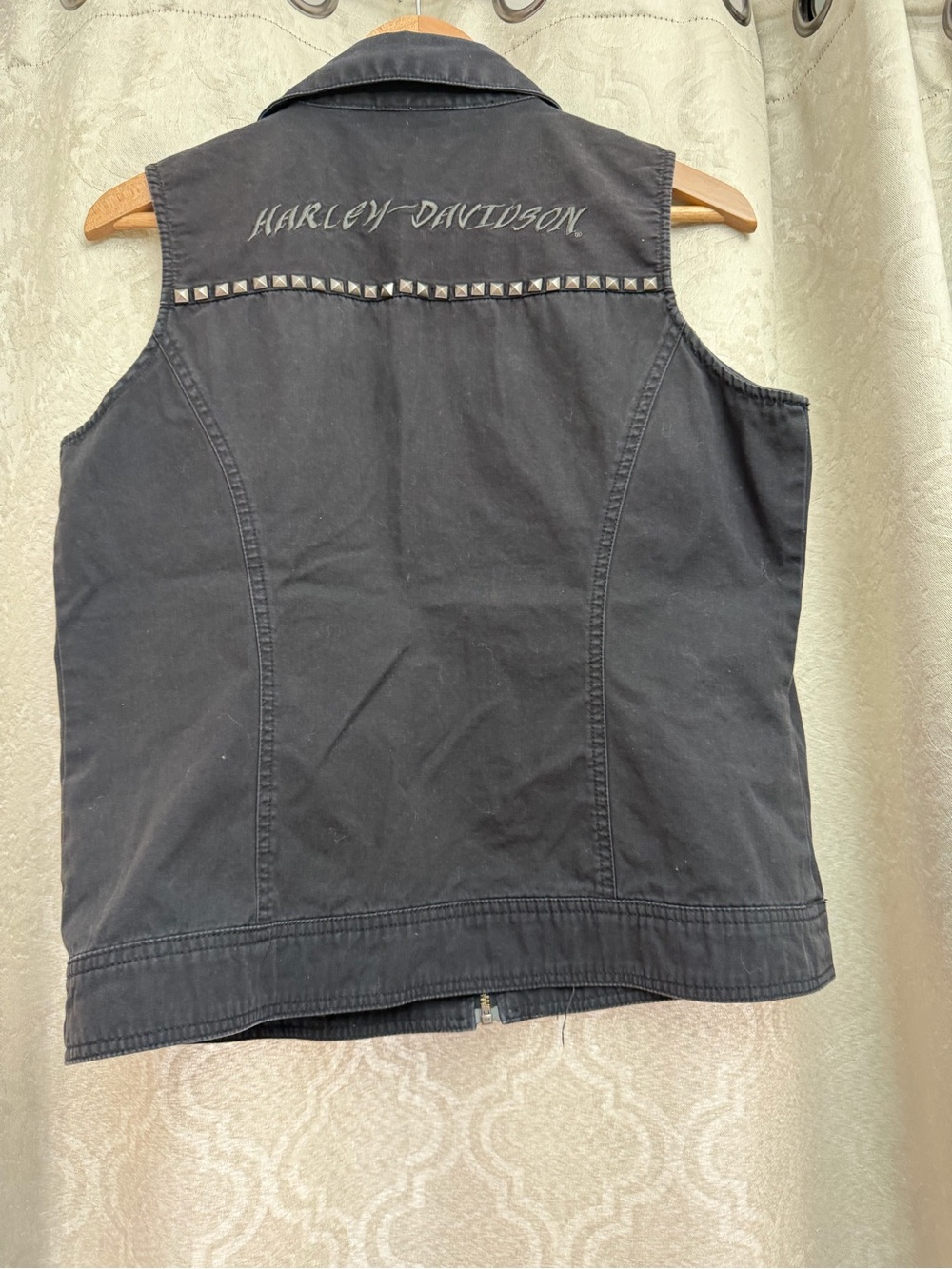 Harley-Davidson Black Sleeveless Zip Front Studded Collar Vest - Picture 2 of 6